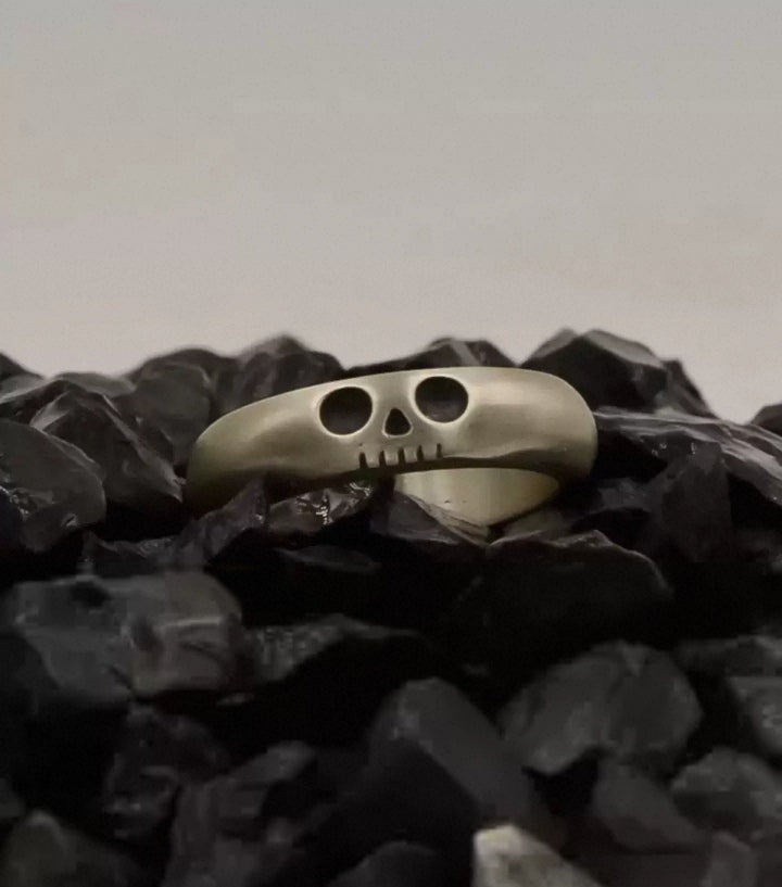 Vintage Silberring Skull S925 im matten Biker Stil