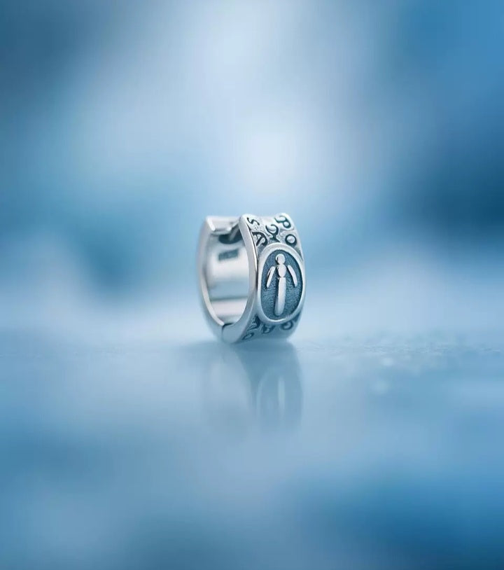 Silber Creolen-Ohrringe ovales Motiv mit schwarzem Emblem ohne Stein 1 piece